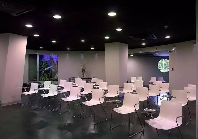 בית מלון כפרי Black