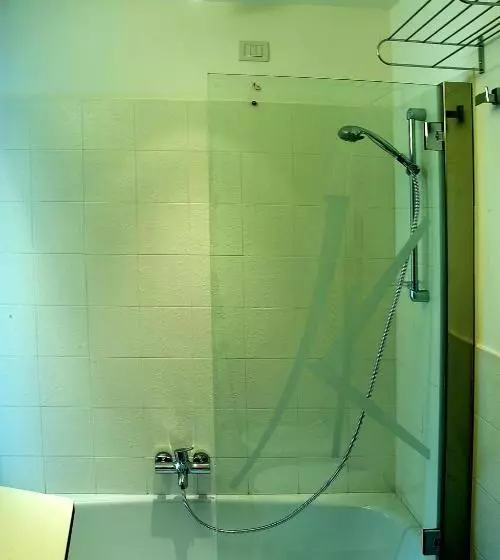 בית מלון כפרי Black