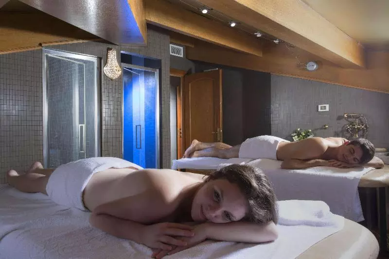 هتل Golden Tulip Rome Piram