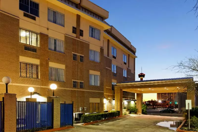 Holiday Inn Express Hotel & Suites San Antonio Rivercenter Area, An Ihg