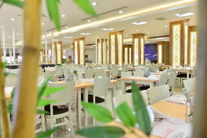 בית מלון כפרי Holiday Village Turkiye