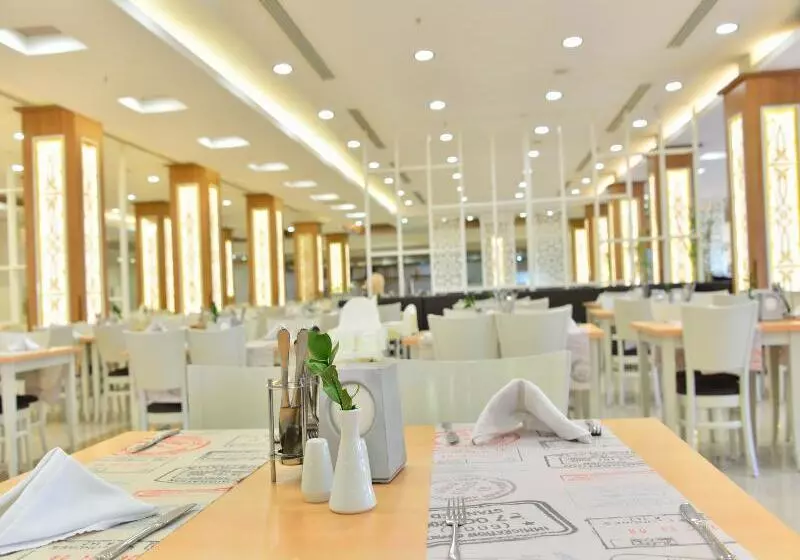 בית מלון כפרי Holiday Village Turkiye