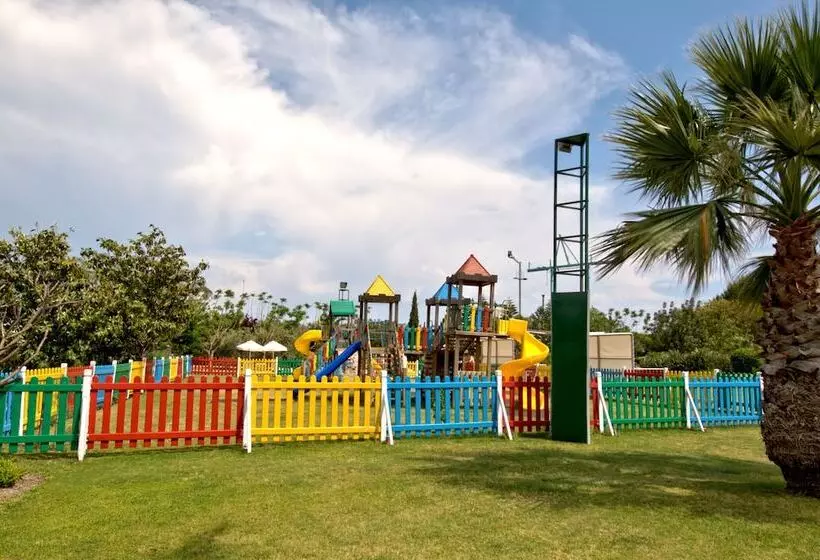 בית מלון כפרי Holiday Village Turkiye