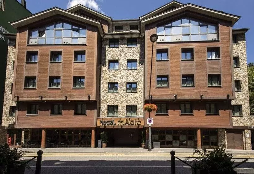 בית מלון כפרי Magic La Massana by Nexta