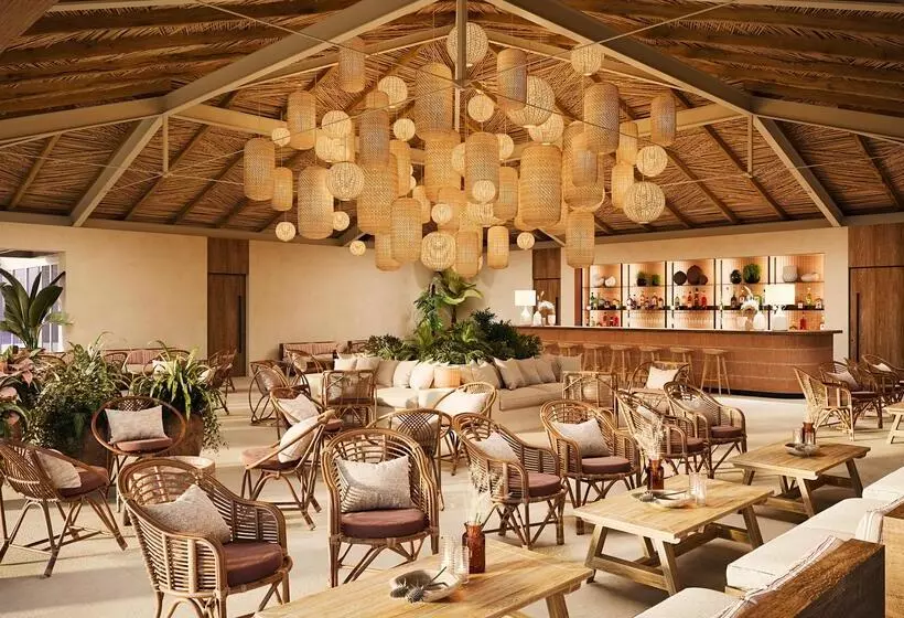 منتجع Ikos Porto Petro