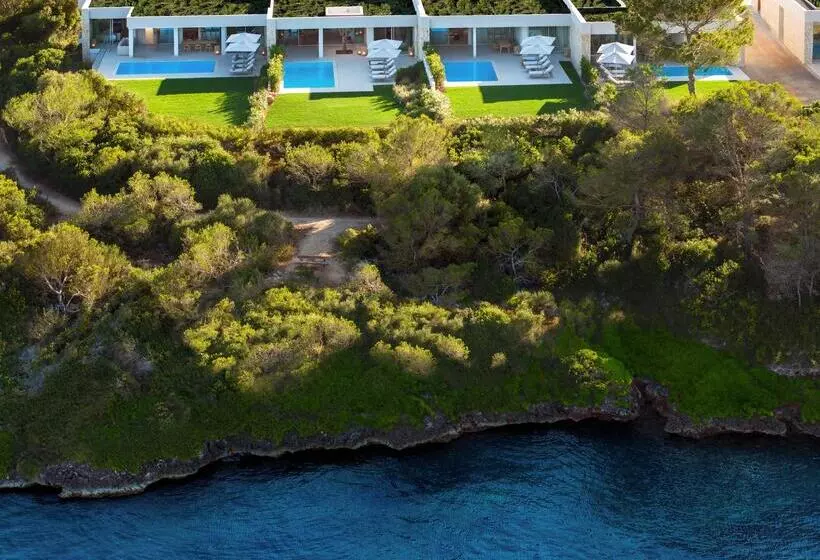 منتجع Ikos Porto Petro