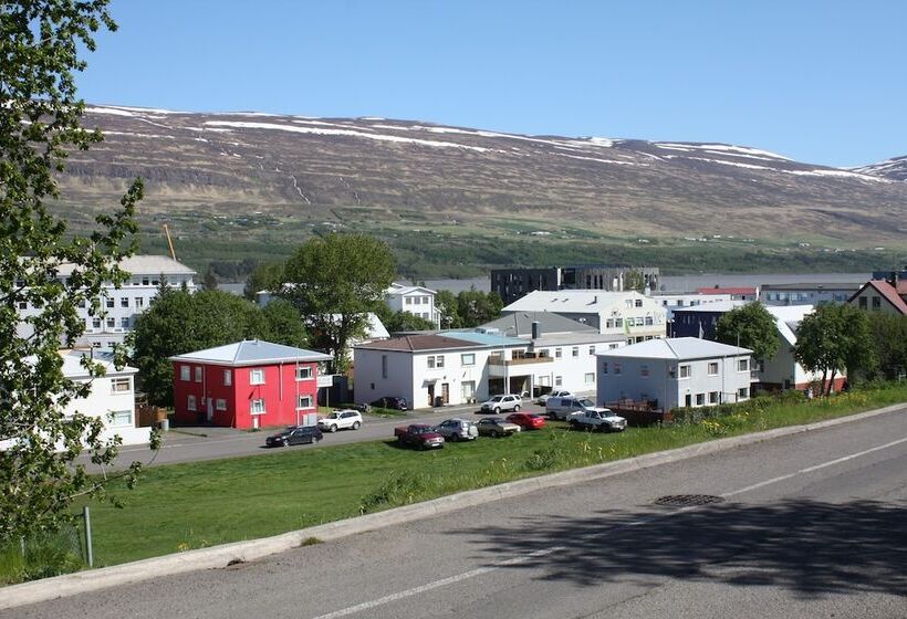 هتل Brekkugata 33 Guesthouse