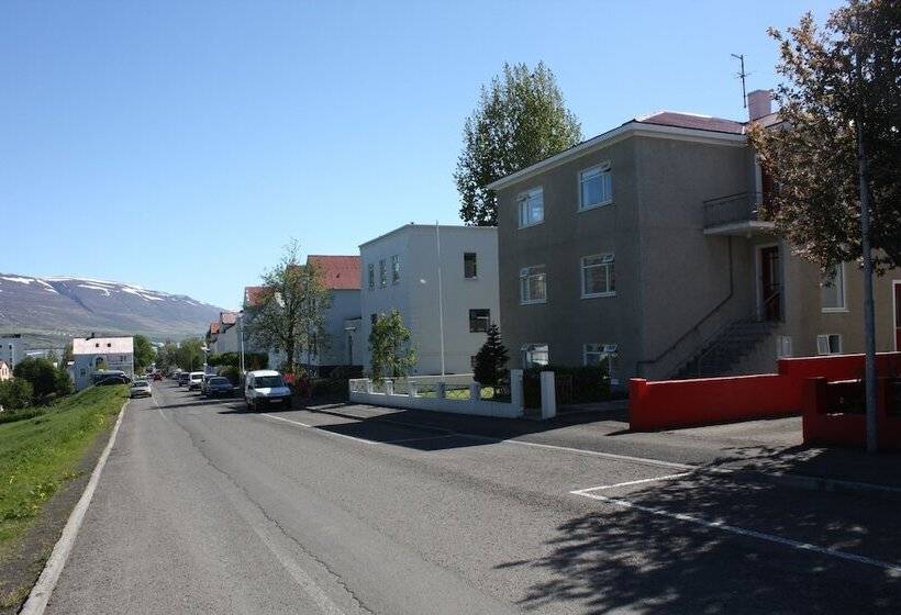 هتل Brekkugata 33 Guesthouse