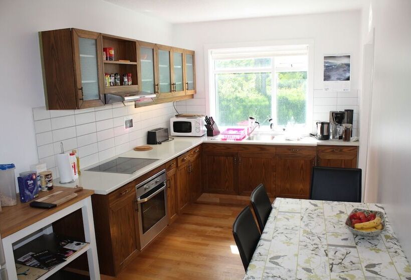 هتل Brekkugata 33 Guesthouse