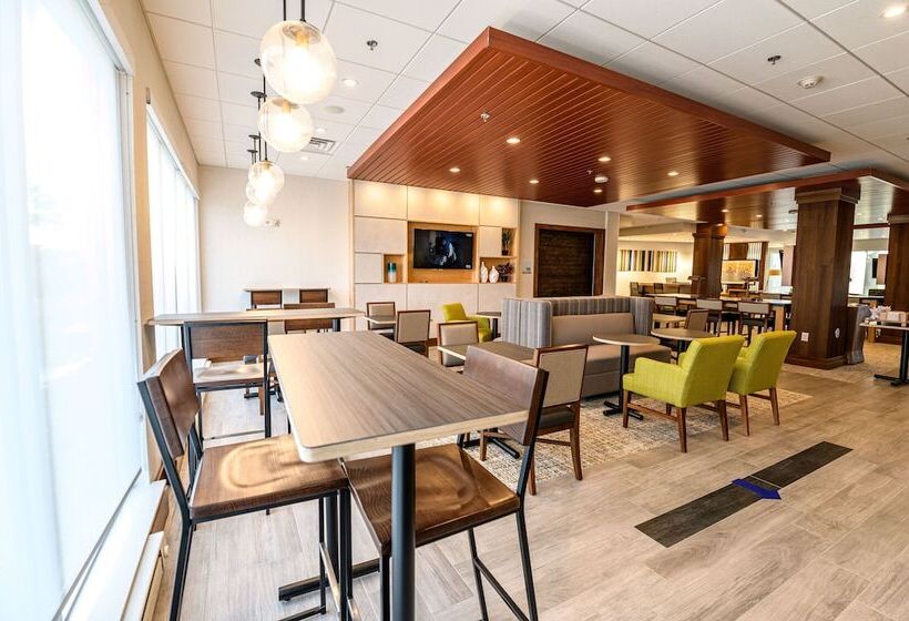 فندق Holiday Inn Express & Suites Dayton East   Beavercreek, An Ihg