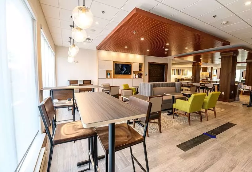 Hotelli Holiday Inn Express & Suites Dayton East   Beavercreek, An Ihg
