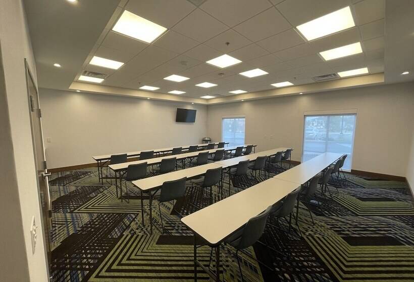 فندق Holiday Inn Express & Suites Dayton East   Beavercreek, An Ihg