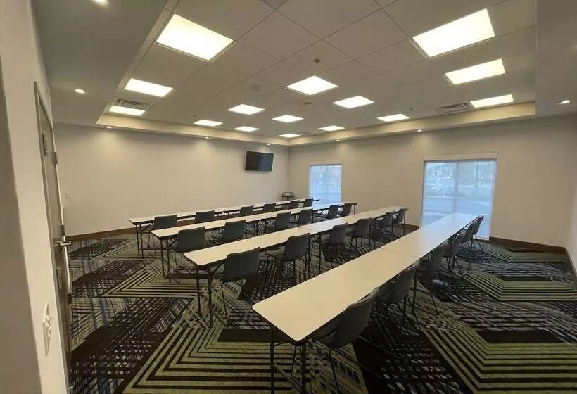 Hotelli Holiday Inn Express & Suites Dayton East   Beavercreek, An Ihg