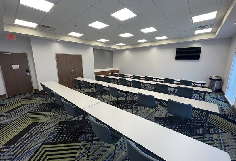 فندق Holiday Inn Express & Suites Dayton East   Beavercreek, An Ihg