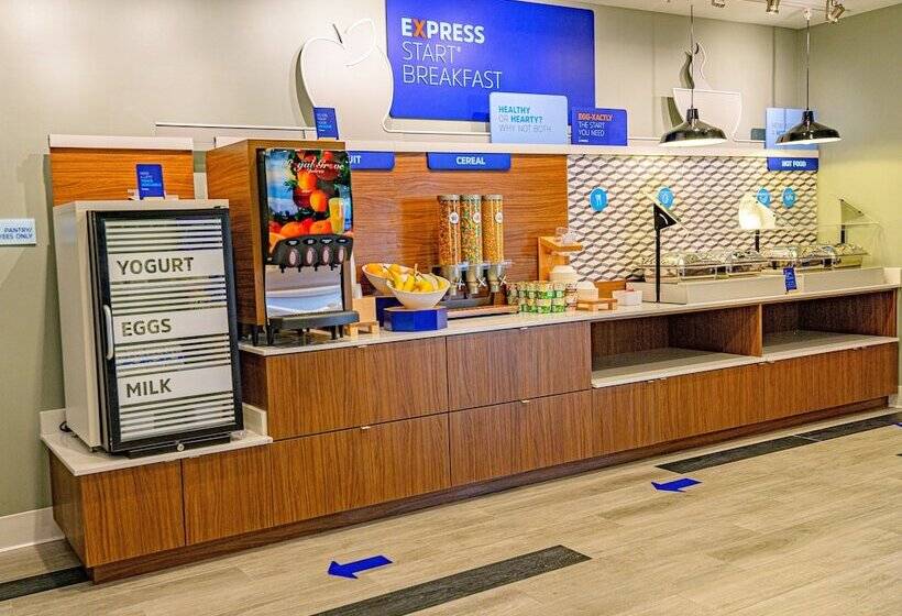 فندق Holiday Inn Express & Suites Dayton East   Beavercreek, An Ihg