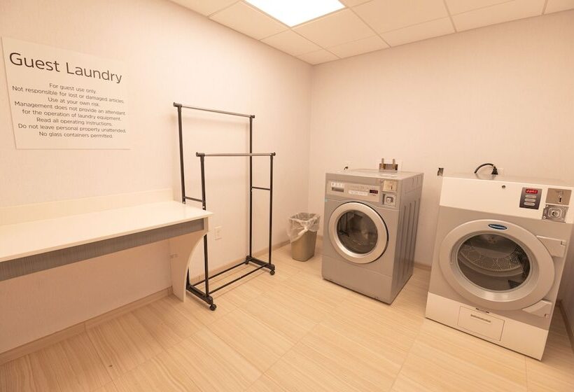 فندق Holiday Inn Express & Suites Dayton East   Beavercreek, An Ihg