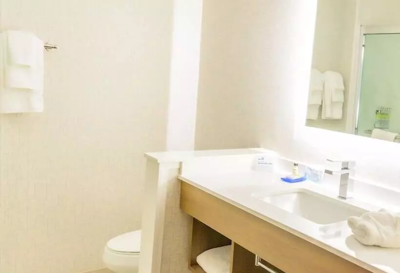 Hotelli Holiday Inn Express & Suites Dayton East   Beavercreek, An Ihg