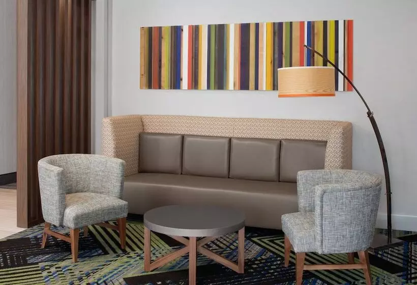 Hotelli Holiday Inn Express & Suites Woodside Laguardia Airport