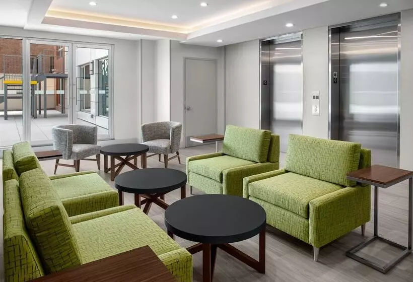 Hotelli Holiday Inn Express & Suites Woodside Laguardia Airport