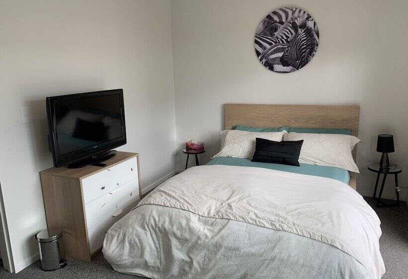 בית מלון כפרי Sam Family Home