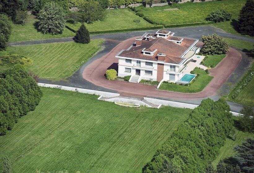 هتل Villa Ayrault