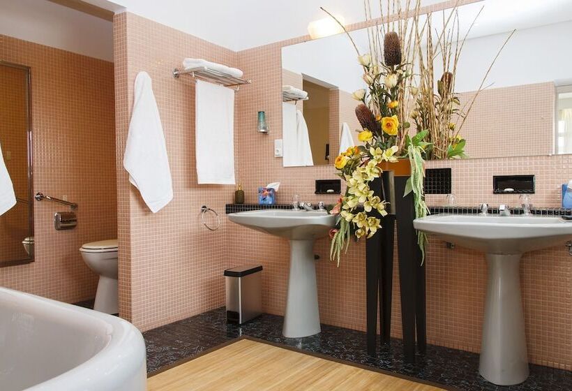 هتل Villa Ayrault