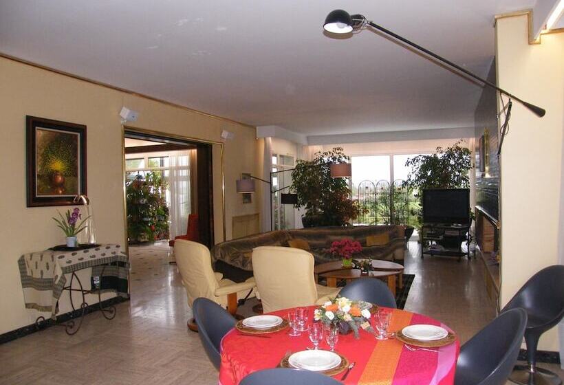 هتل Villa Ayrault