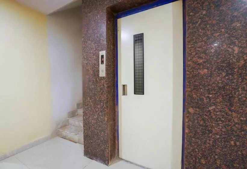 ホテル R Square Stay Near Lb Nagar Metro