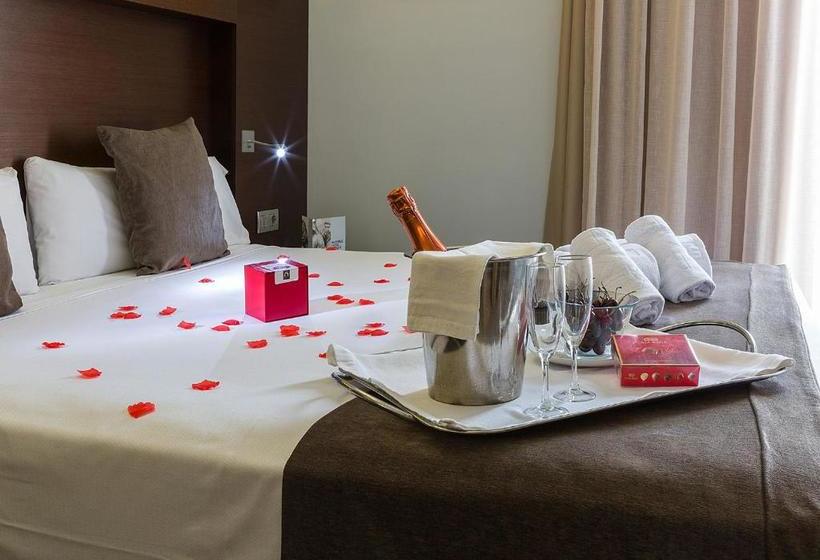 Apartamentos Turisticos Madanis