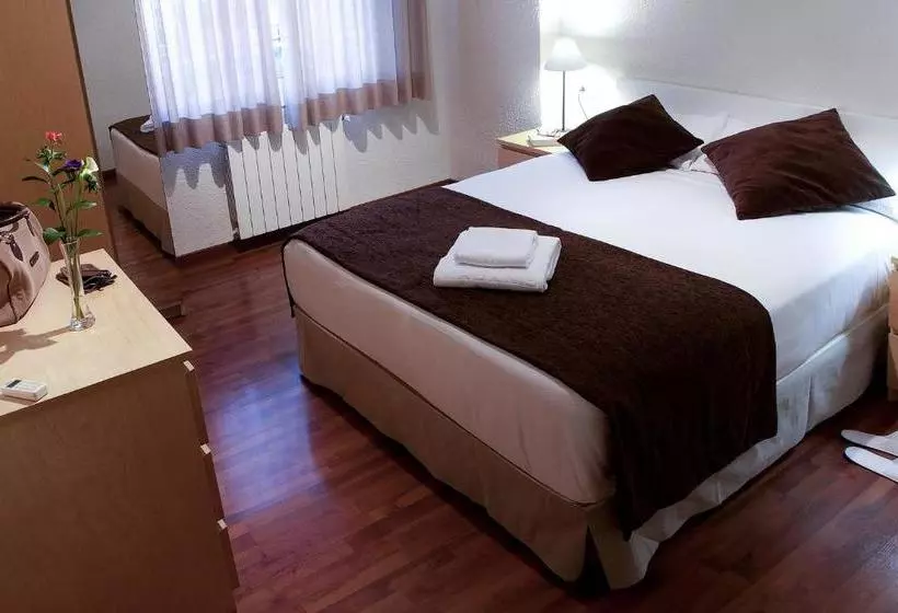 Apartamentos Turisticos Madanis