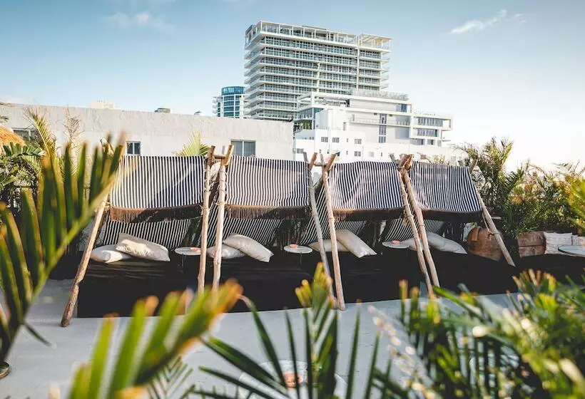 호텔 Casa Faena Miami Beach