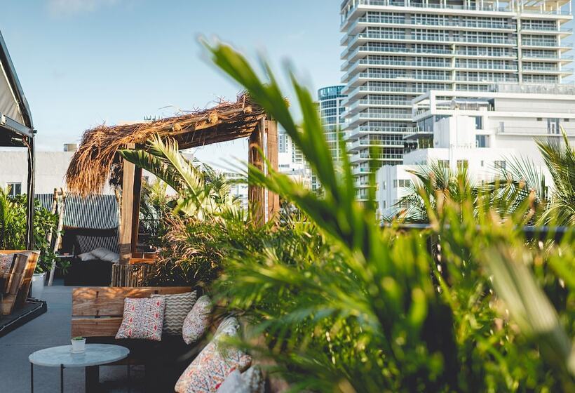 هتل Casa Faena Miami Beach