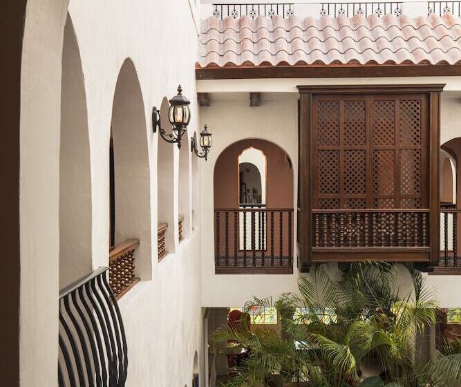 هتل Casa Faena Miami Beach