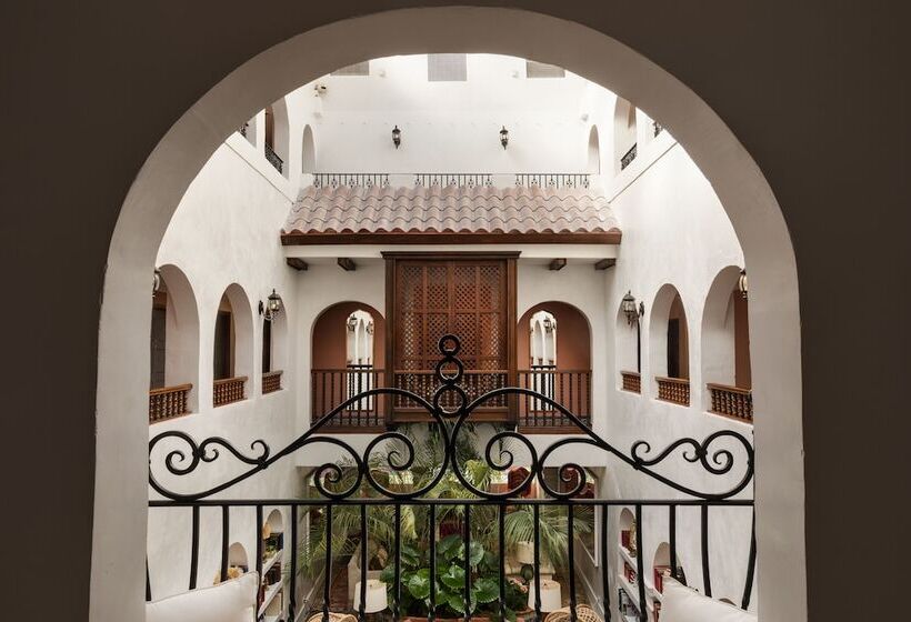 هتل Casa Faena Miami Beach