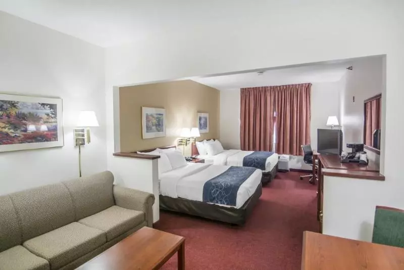 هتل Comfort Suites Rochester Henrietta University Area