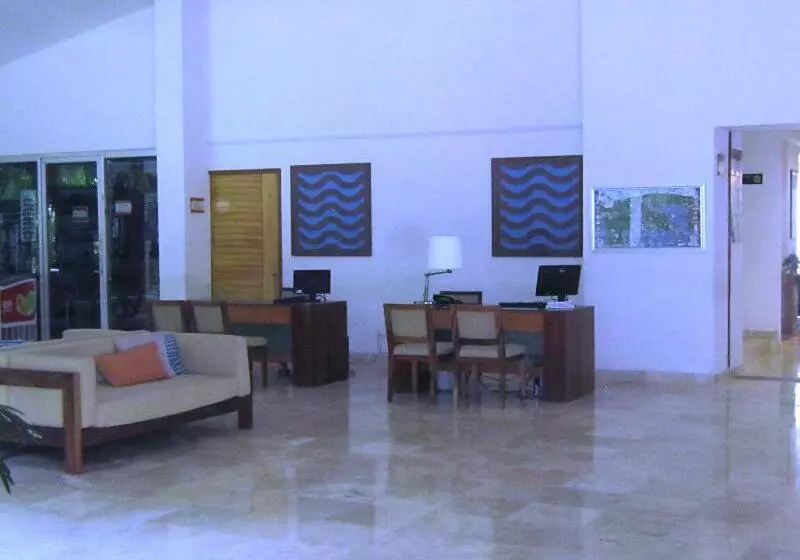 ホテル Gamma Plaza Ixtapa