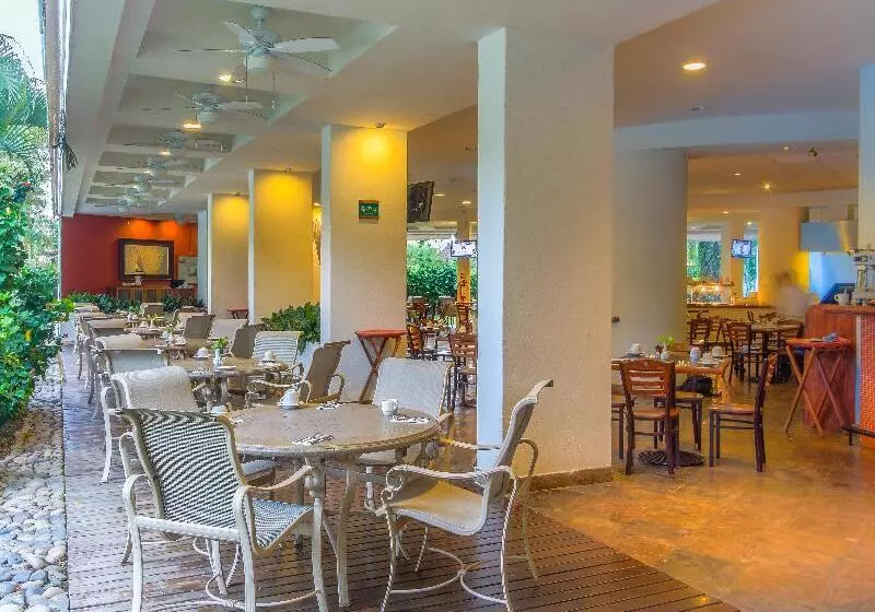 ホテル Gamma Plaza Ixtapa