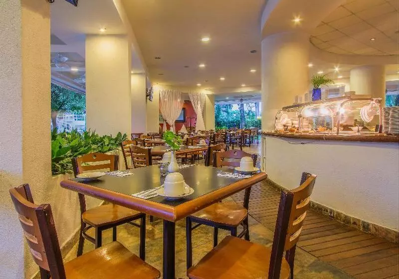 ホテル Gamma Plaza Ixtapa