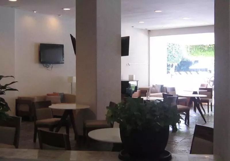 ホテル Gamma Plaza Ixtapa