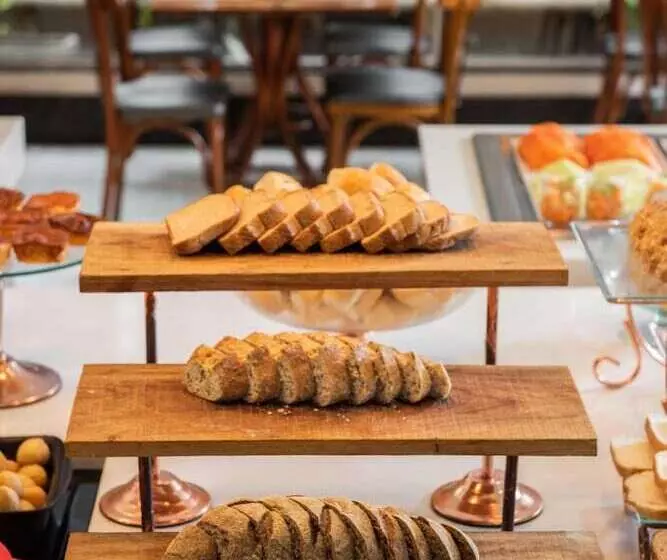 Отель Intercity Cuiaba