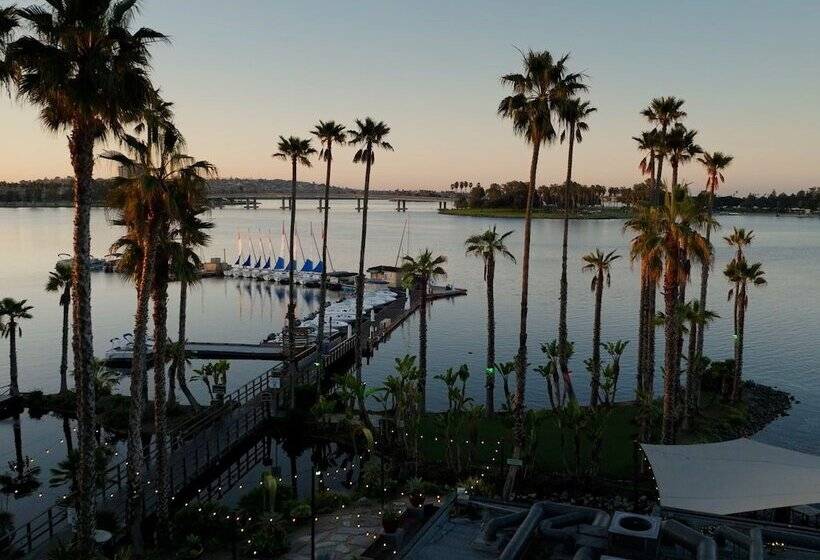 Hotel Paradise Point Resort & Spa