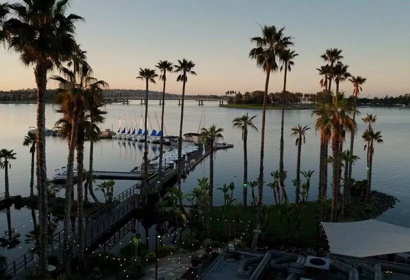 فندق Paradise Point Resort & Spa