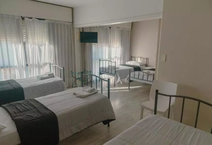 هتل Rayentray Hostal