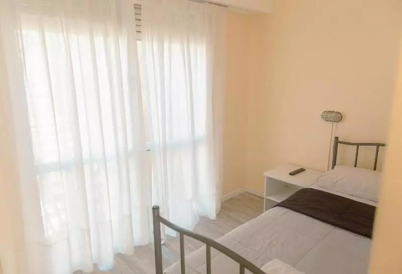 هتل Rayentray Hostal