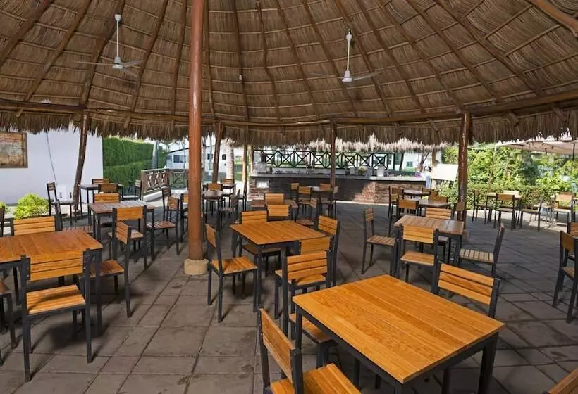 ホテル Vista Playa De Oro Manzanillo