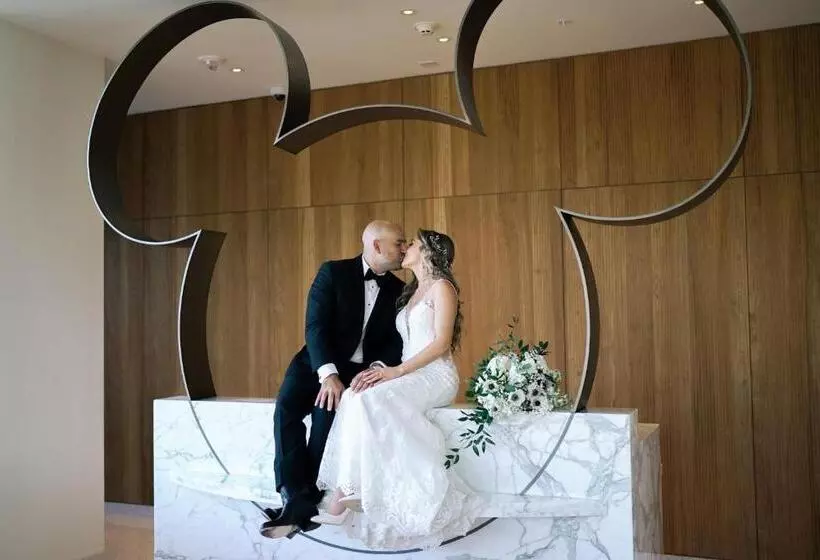 هتل Walt Disney World Swan