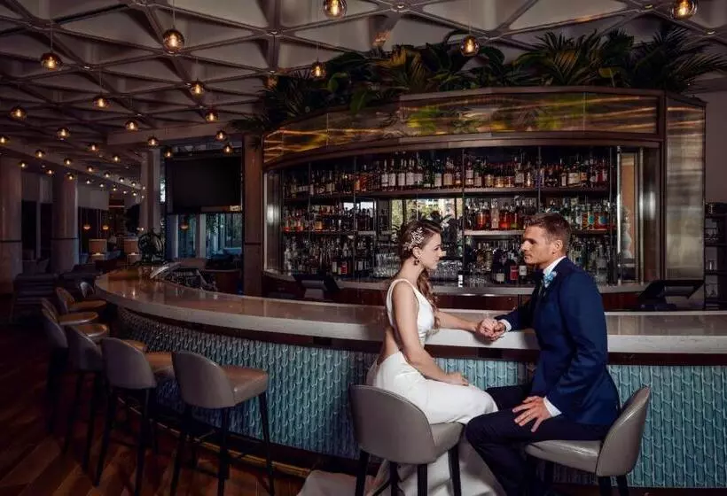 هتل Walt Disney World Swan