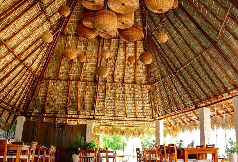 Marina Resort & Beach Club