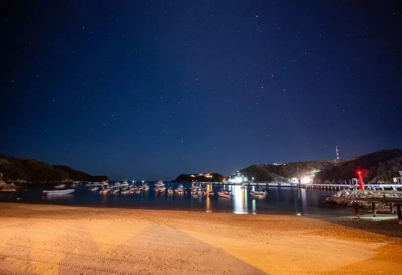 Marina Resort & Beach Club