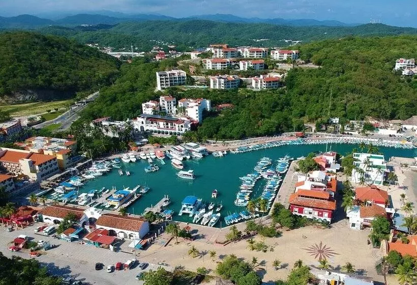 Marina Resort & Beach Club